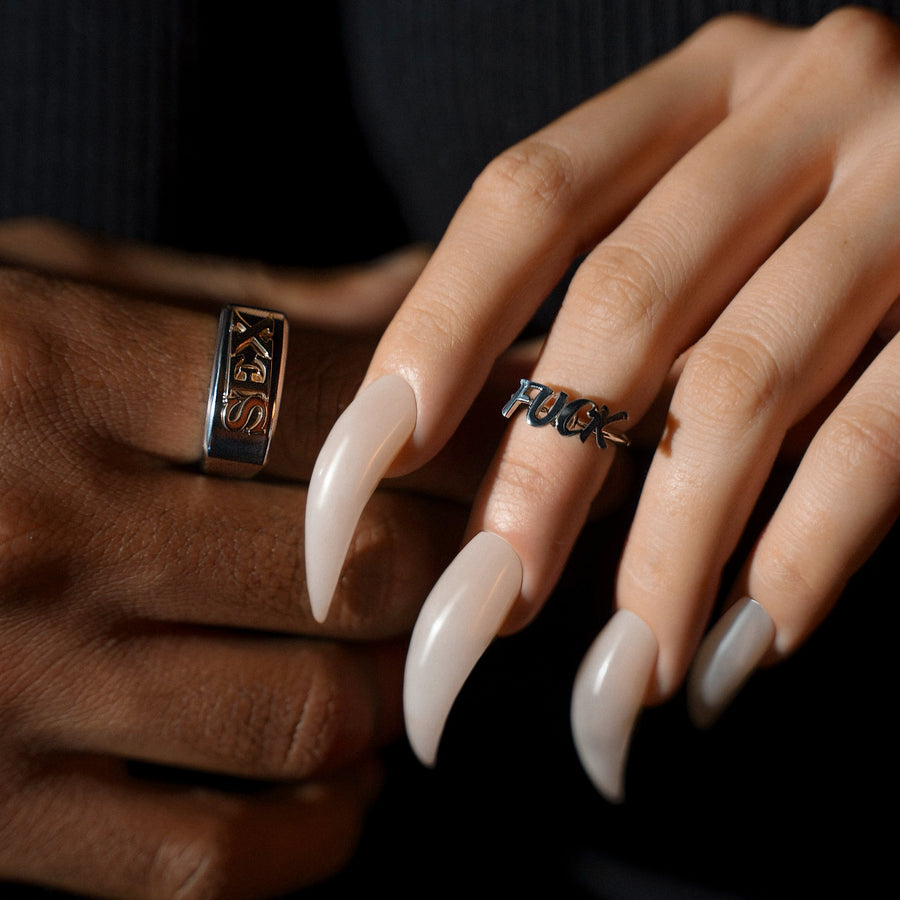 Rounded Ring & Charm Sex