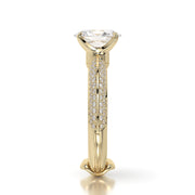 Oval 1ct + T-rind diamonds