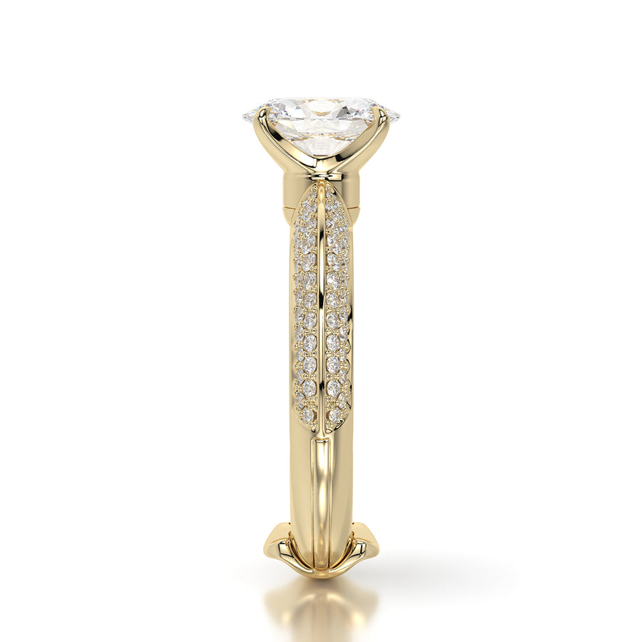 Oval 1ct + T-rind diamonds